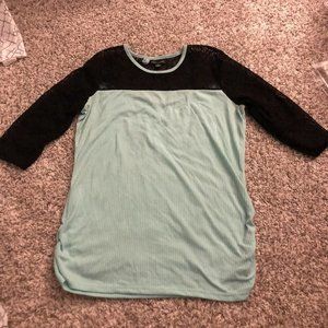 Audrey Lane Lace shoulder detail top blouse Size 1X 3/4 Quarter Sleeve 1756